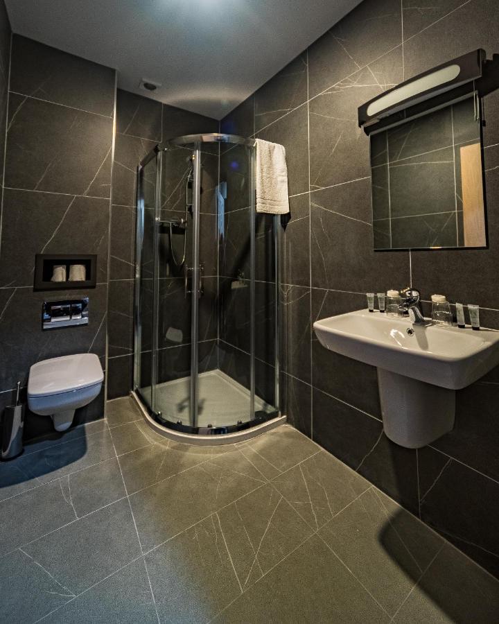 The Old Quarter Townhouse Hotel Limerick Ngoại thất bức ảnh